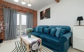 Modern Studios Wróblewskiego with Balcony&Free Parking by Noclegi Renters